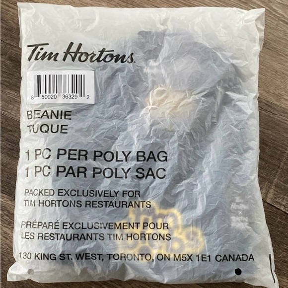 Tom Hortons Bieber Toque - Picture 2 of 2